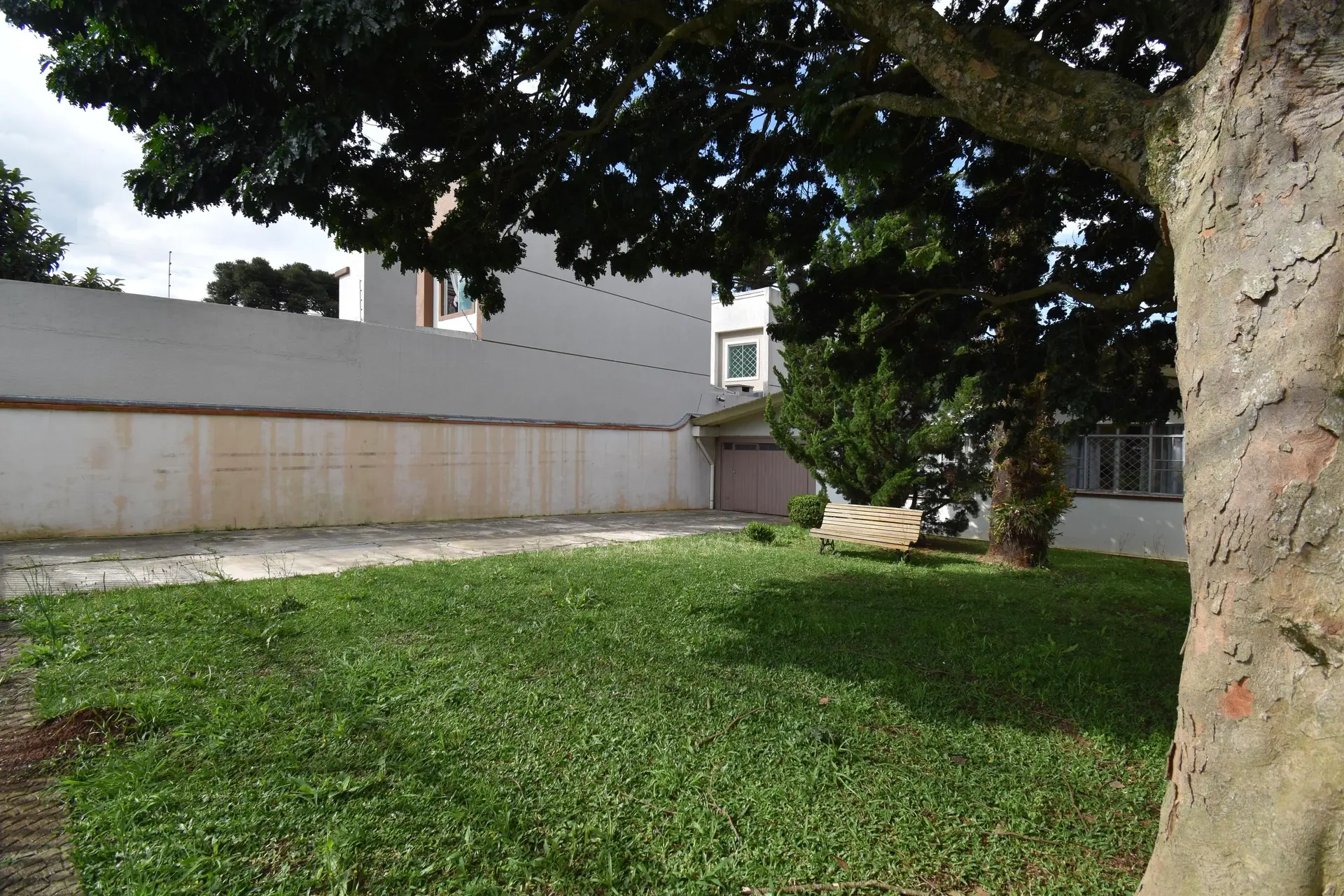 6-bedroom house with a garden — photo 52