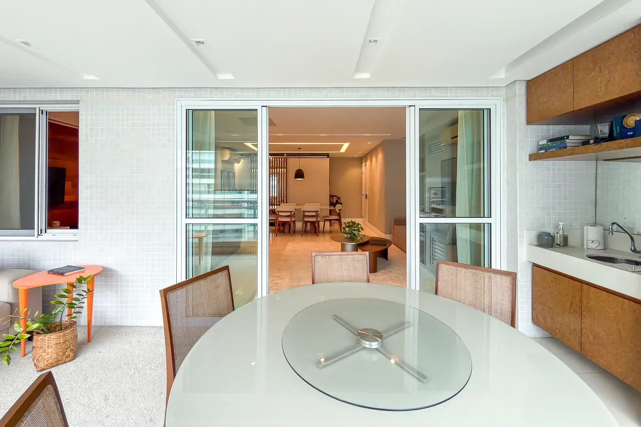 Furnished 3-bedroom apartment with 4 bathrooms — photo 2