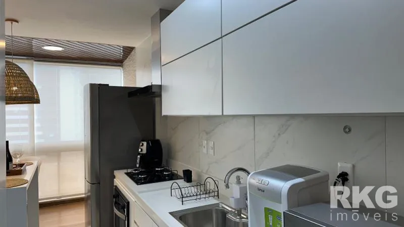 Furnished 1-bedroom apartment with open-plan kitchen — photo 12