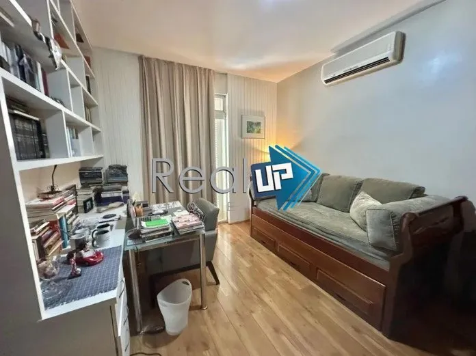 Apartamento com varanda de vidro e 4 quartos — photo 28