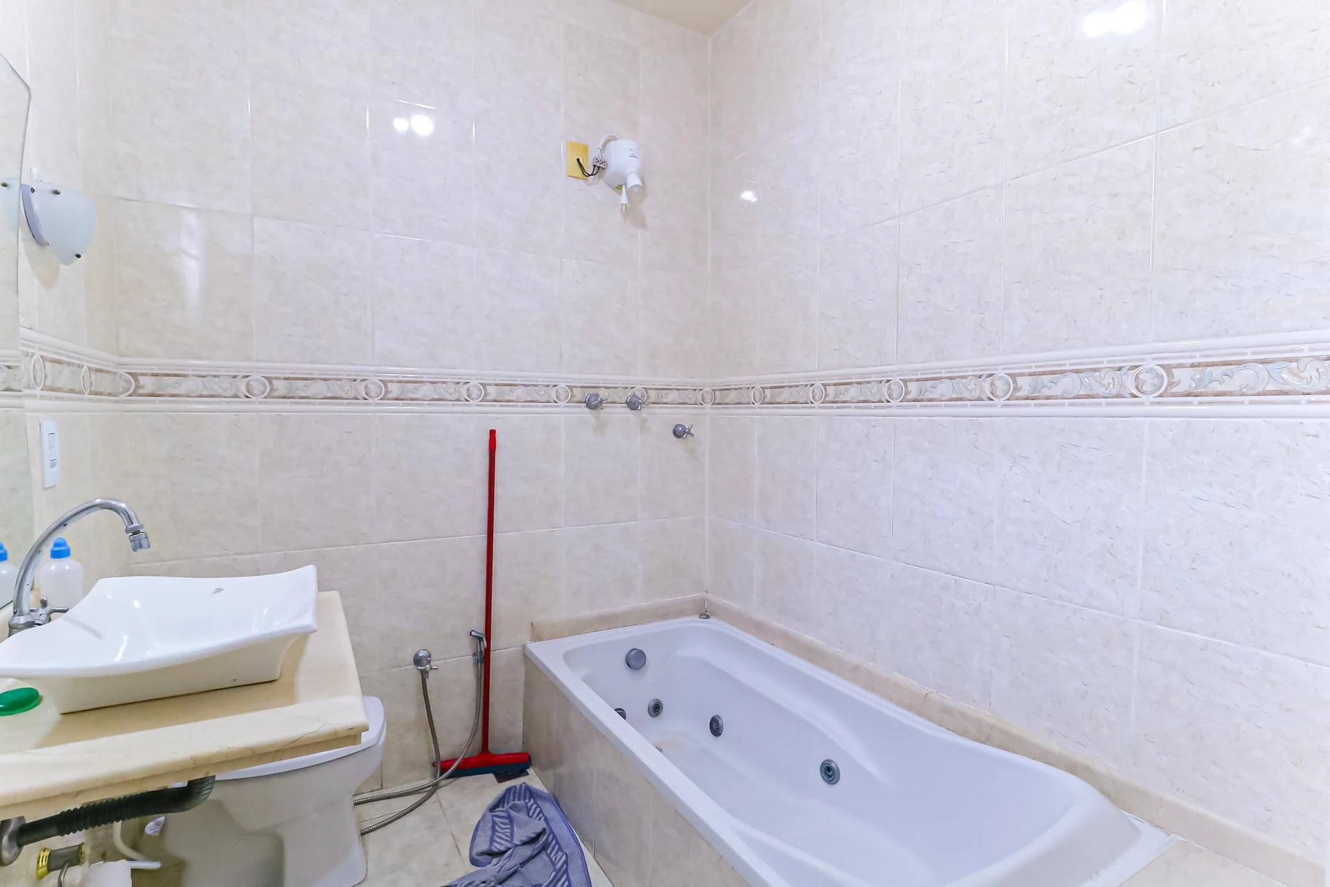 Apartment, 49 m², with a jacuzzi — photo 13