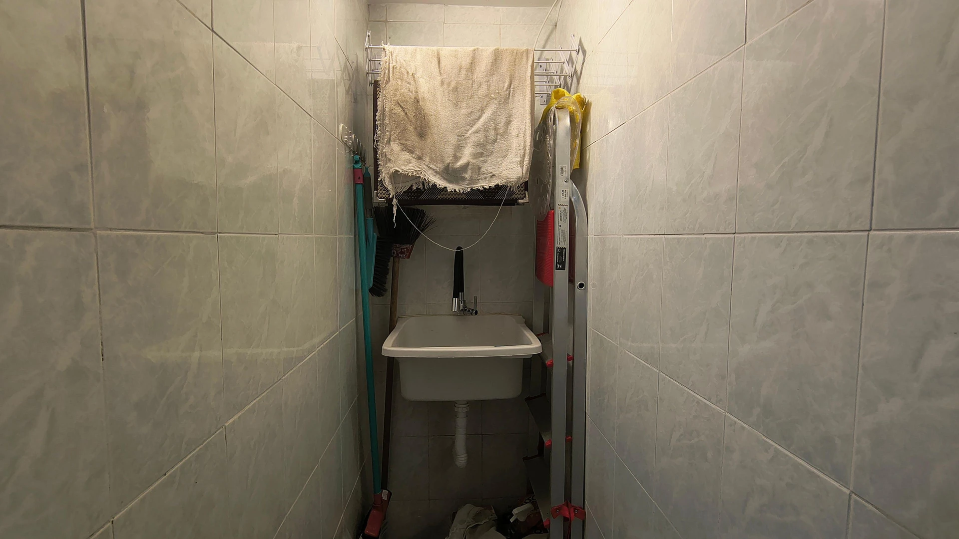 Furnished 1-bedroom apartment with 1 bathroom — photo 17
