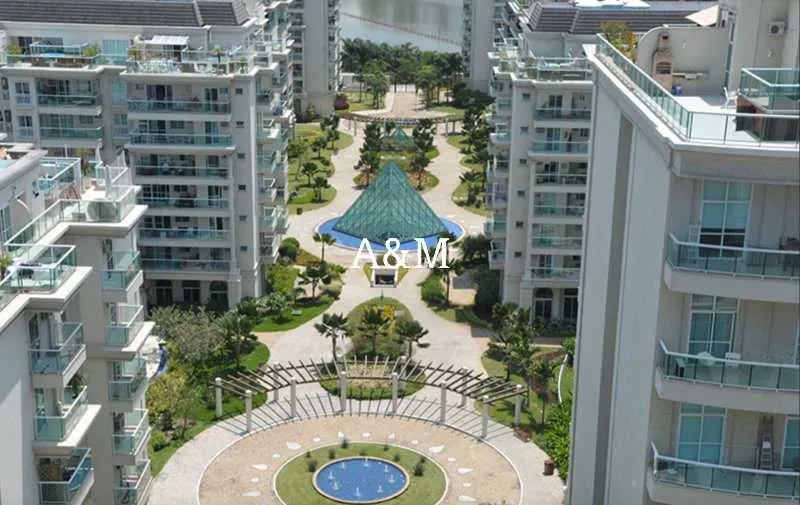 3-bedroom apartment with 4 bathrooms and a balcony — photo 22