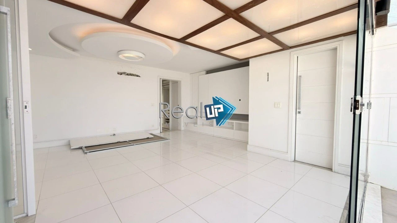 Rooftop apartment with balcony and 4 bedrooms, 5 baths — photo 31