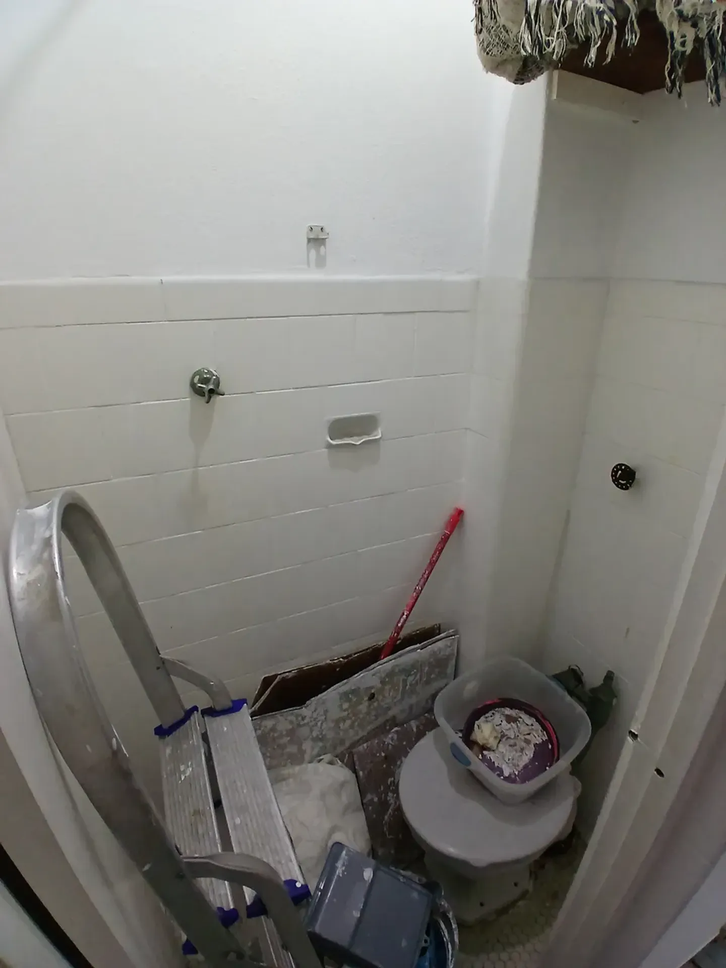 Departamento de 1 dormitorio con piso de madera o laminado — photo 18