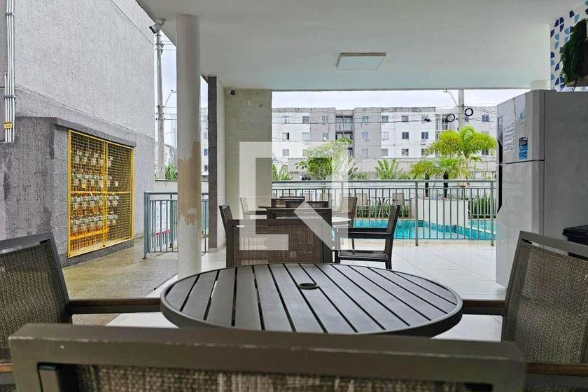 2-bedroom apartment in a building with a pool — photo 3