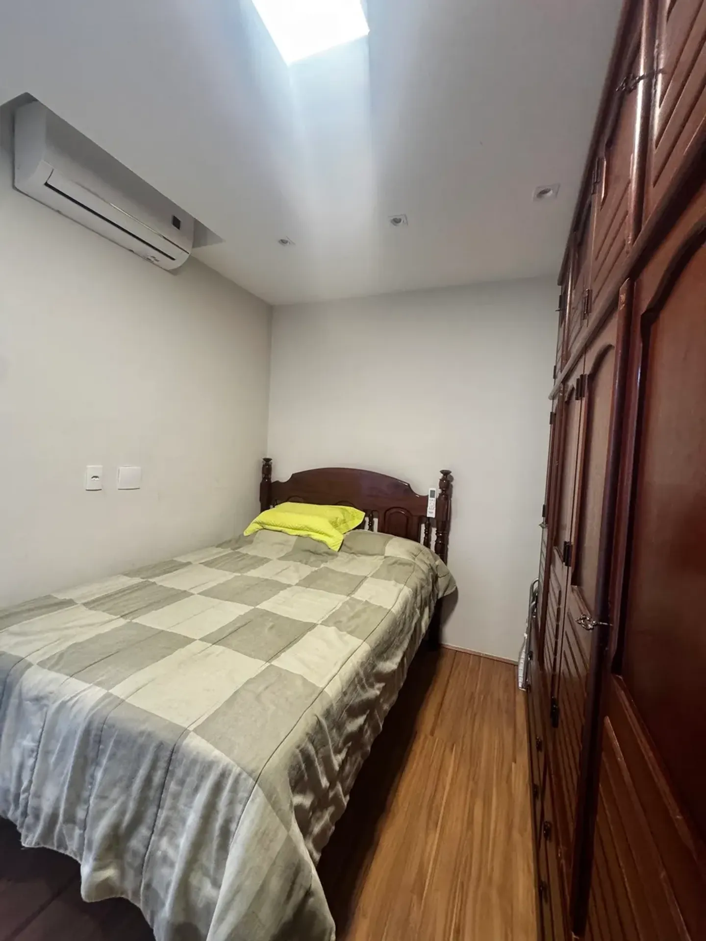 Furnished apartment with a balcony and 2 bedrooms — photo 11