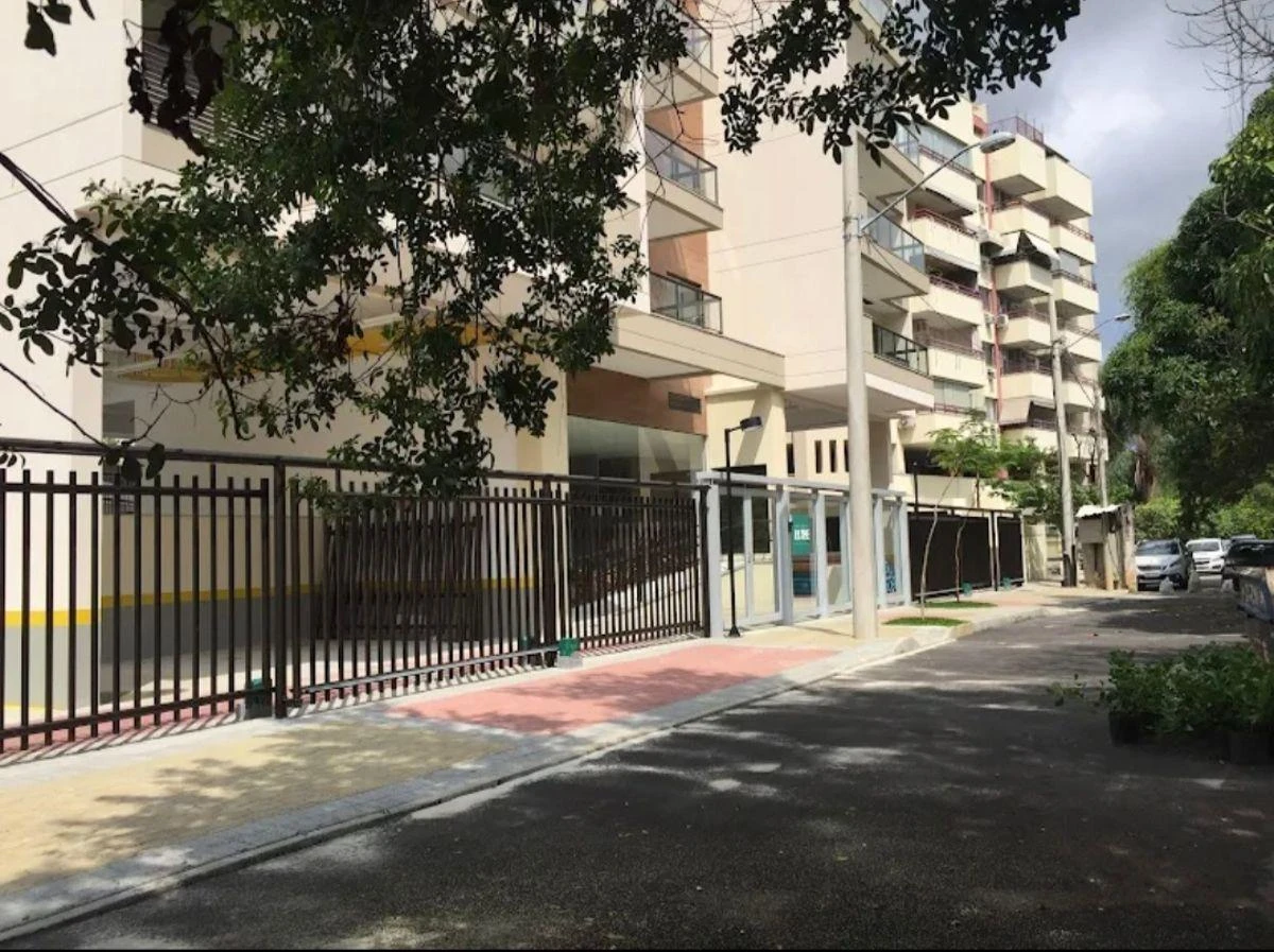Furnished 169 m² apartment with balcony and barbecue — photo 10
