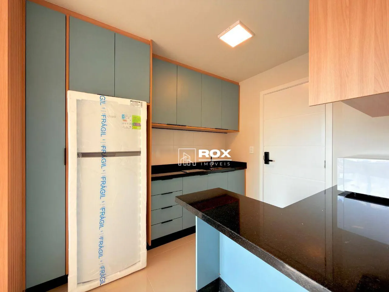 Furnished 1-bedroom apartment with a private BBQ — photo 7