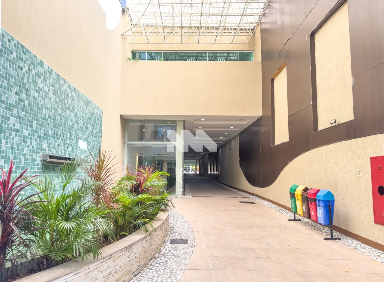 1-bedroom apartment with balcony and open-plan kitchen — photo 3
