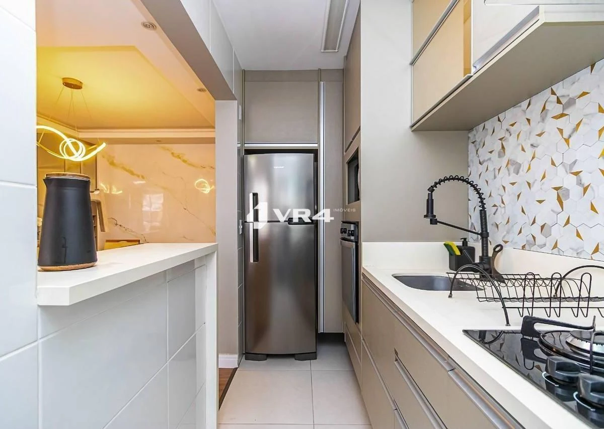 Furnished 3-bedroom apartment with open-plan kitchen — photo 17