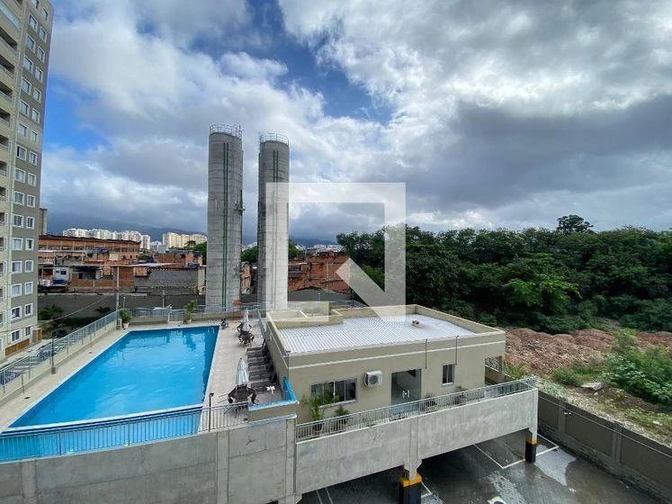 One-bedroom apartment in a building with a pool — photo 6