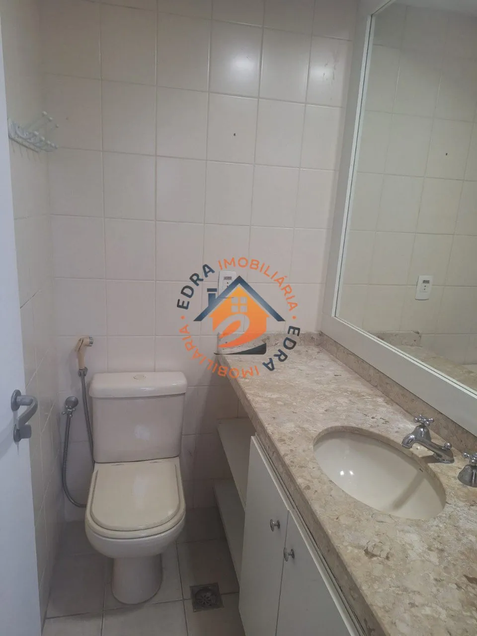 Rental apartment with balcony and 2 bedrooms — photo 10