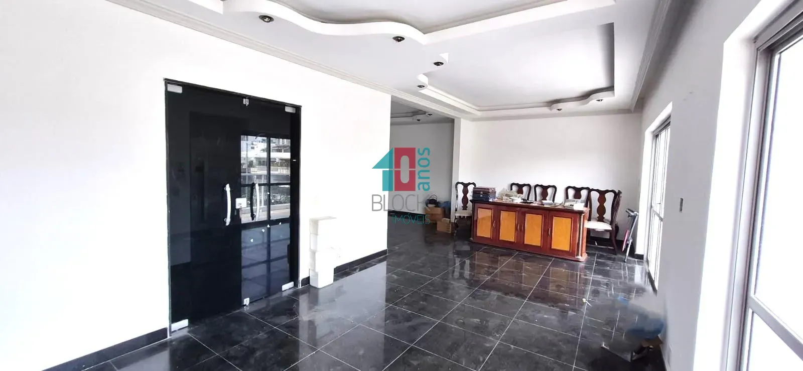 Apartamento com 4 quartos e cozinha separada — photo 9