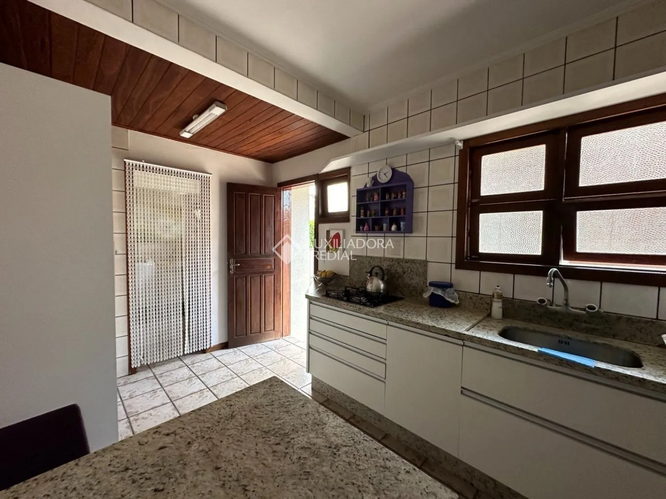 3 quartos e varanda envidraçada: casa de 288 m² — photo 29