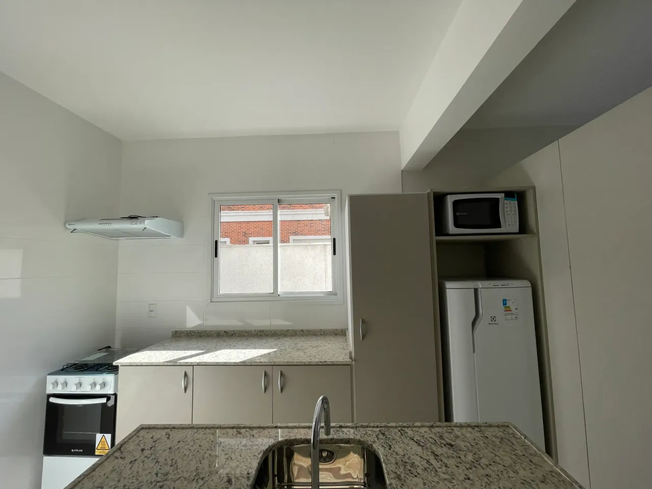 Apartamento mobiliado de 1 dormitório com 1 vaga — photo 3