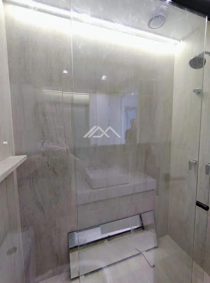4-bedroom unfurnished apartment with glassed balcony — photo 25
