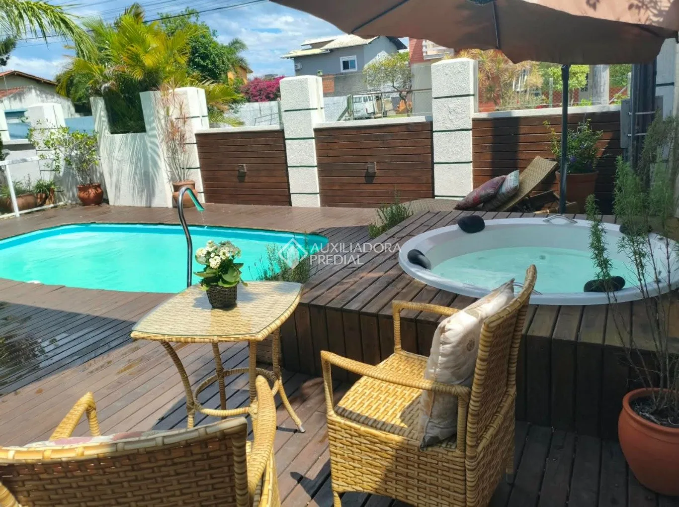 Furnished house, 295 m², with a fireplace — photo 13