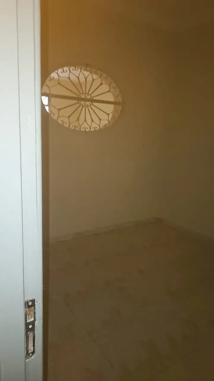 Unfurnished house with 5 bedrooms and 2 bathrooms — photo 3