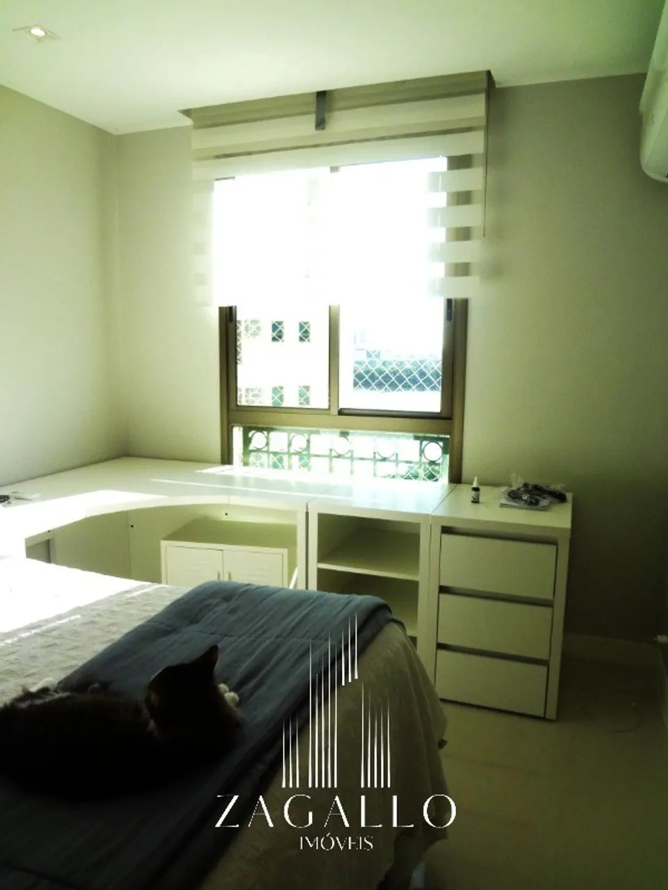 Furnished apartment with open-plan kitchen and 3 bedrooms — photo 19