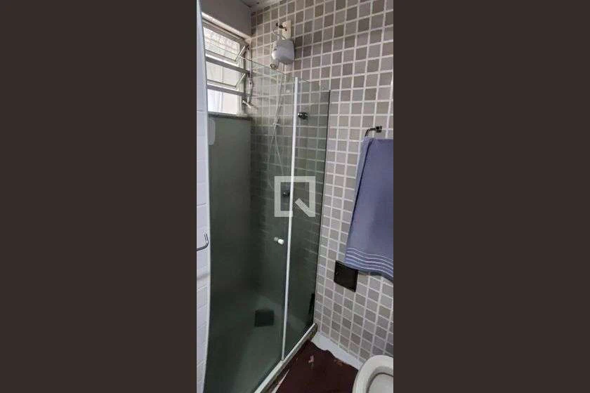 Furnished apartment with 2 bedrooms and a separate kitchen