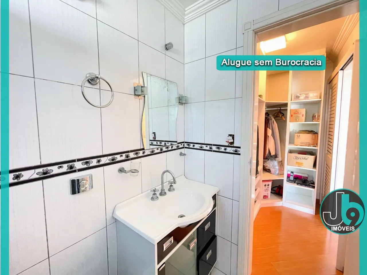360 m² townhouse with 3 en-suite bedrooms and parking — photo 41