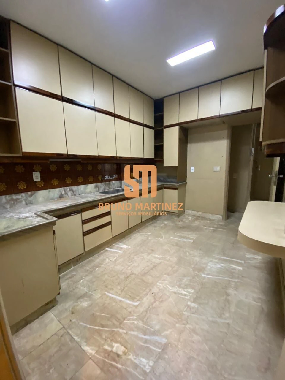 Apartamento sem mobília de 219 m² com 4 quartos e 5 banheiros — photo 12