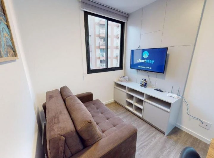 Furnished 1-bedroom apartment with no parking space — photo 8