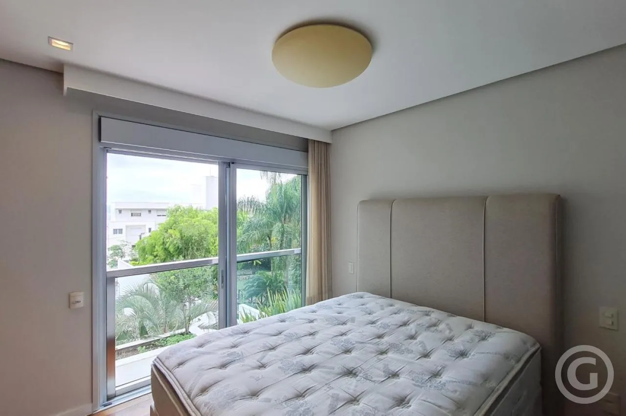 2-bedroom apartment with a water view in Florianópolis — photo 8