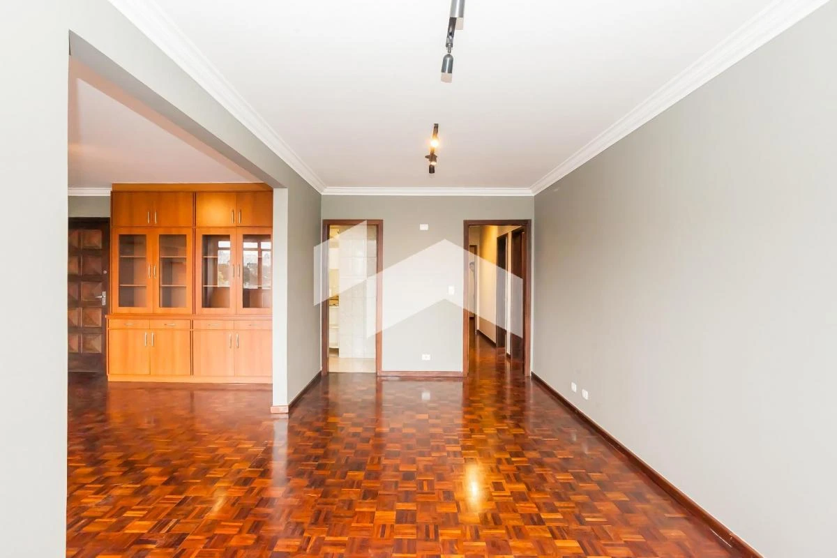 Apartment, 152 m², with wood or laminate floors — photo 14