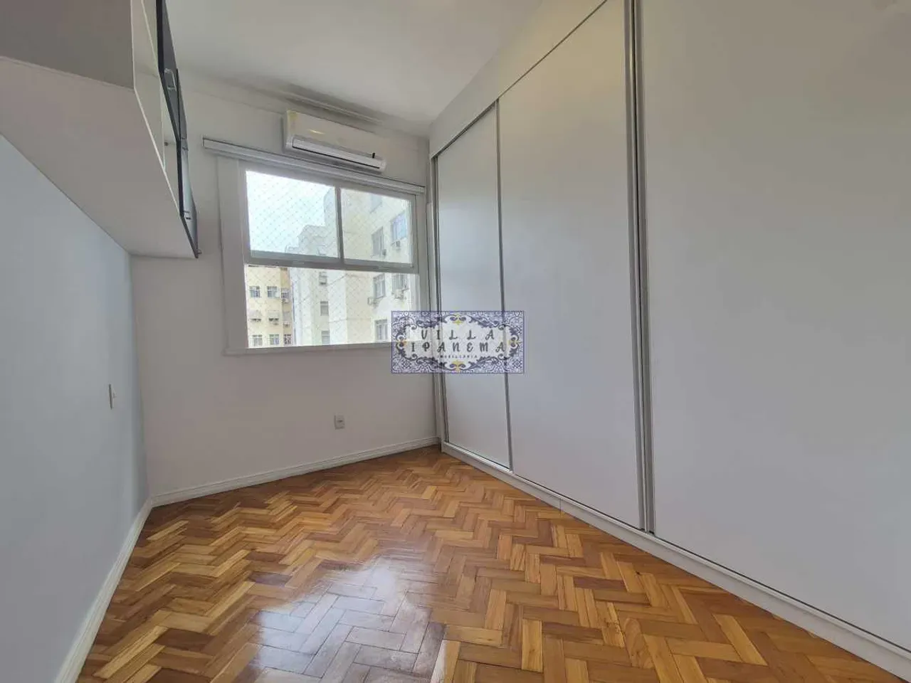 Квартира з 2 спальнями та дерев'яною підлогою або ламінатом — photo 7