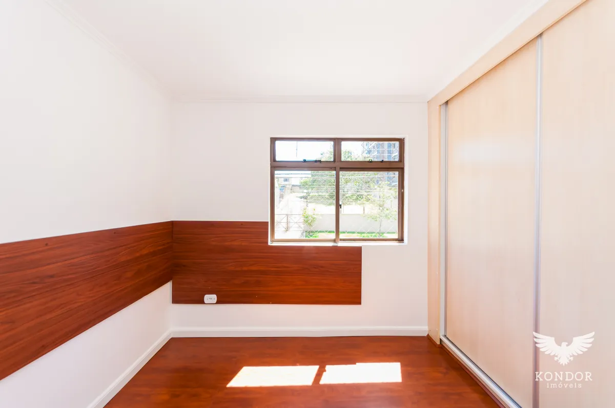 3-bedroom apartment with a balcony and 136 m² — photo 26