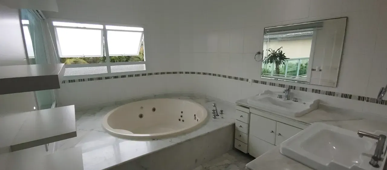 Apartamento sem mobília com 4 quartos e 5 banheiros — photo 9