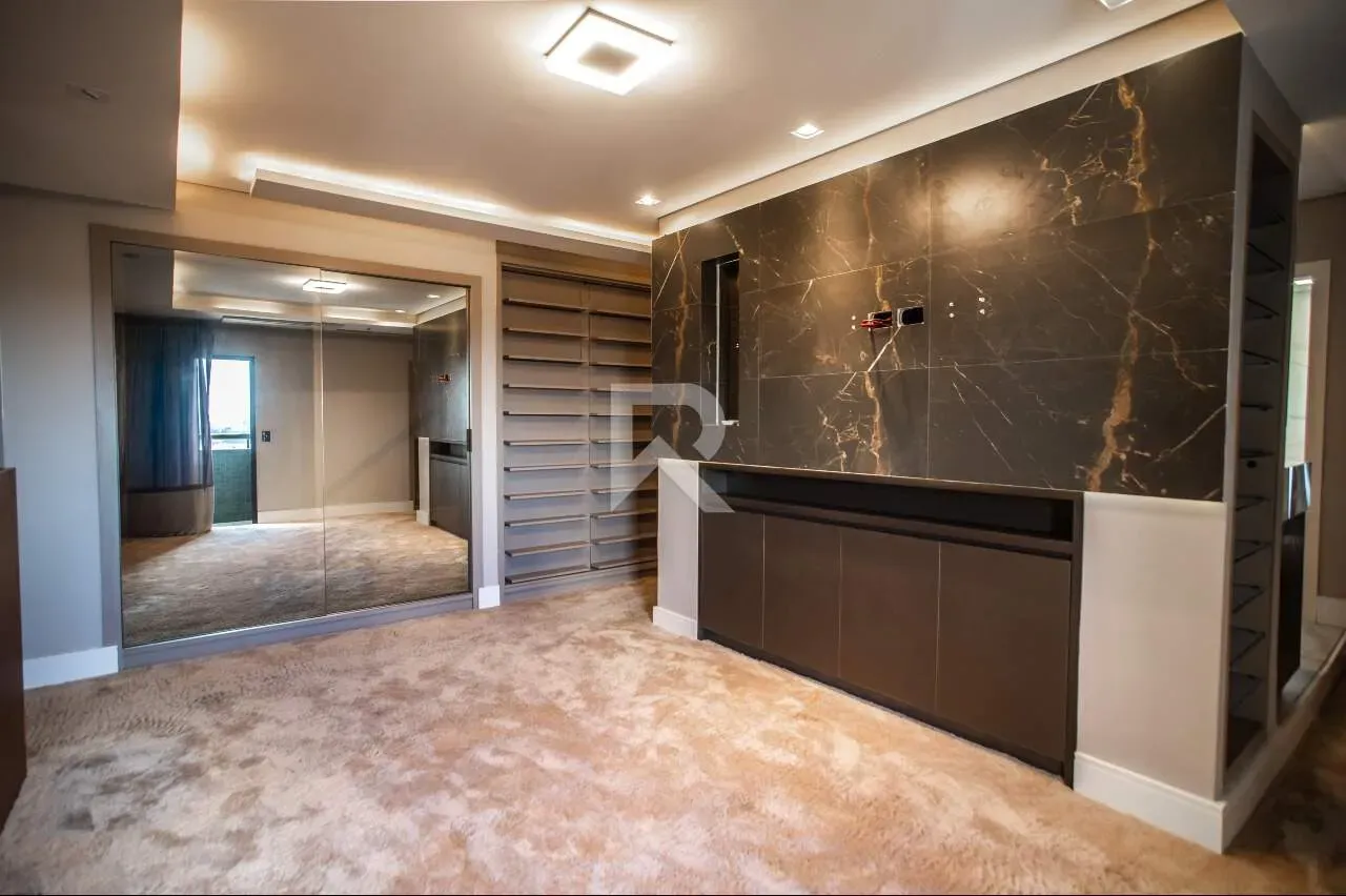 Apartment with 4 bedrooms, 3 en-suites and 463 m² — photo 27