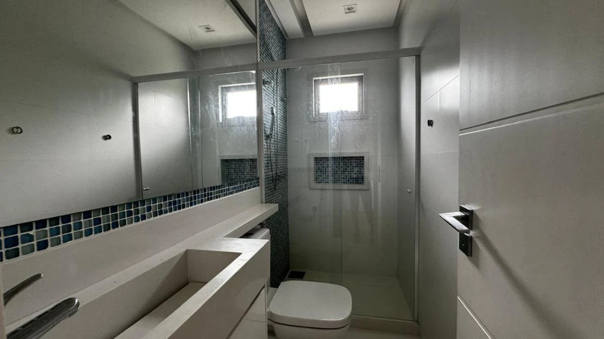 Condominium house with 3 en-suite bedrooms and 300 m² — photo 21