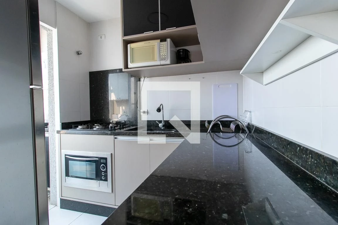 Balcony with a grill in a 2-bedroom apartment, 48 m² — photo 43