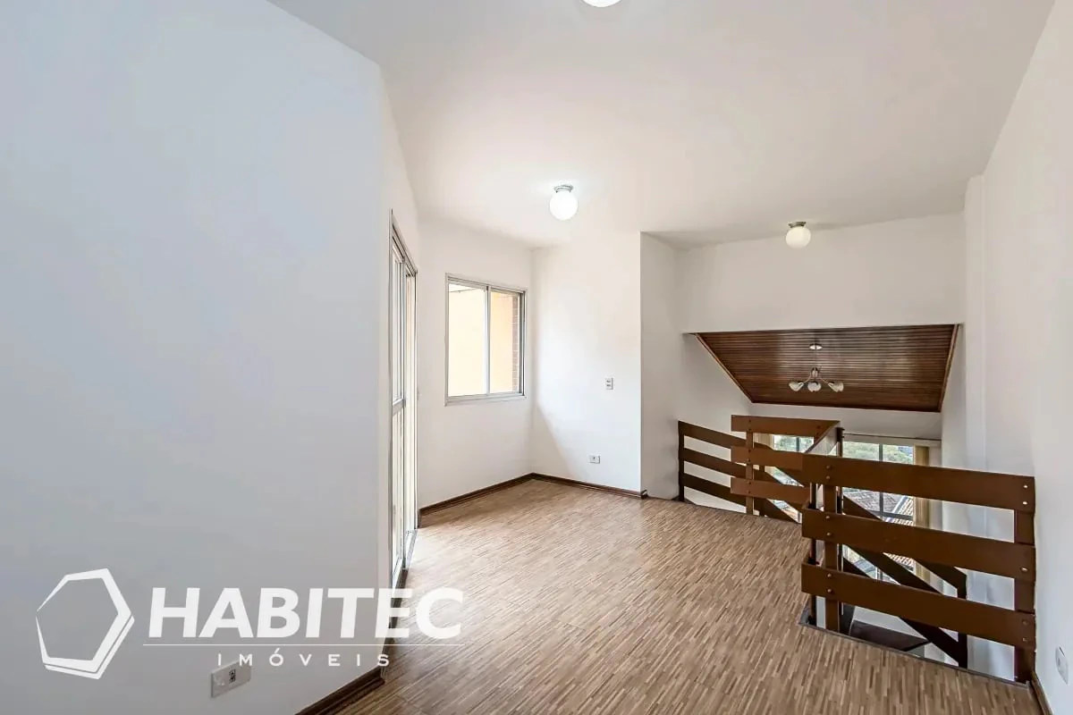 Wood or laminate floors in a 3-bedroom apartment, 102 m² — photo 25
