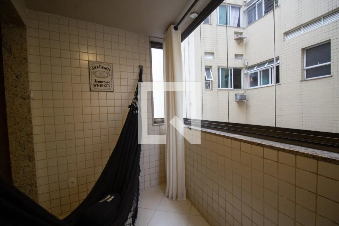 Furnished apartment with 2 en-suite bedrooms and desk — photo 29