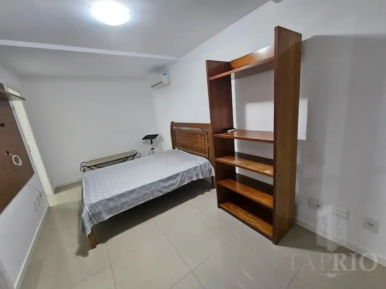 Furnished penthouse with 3 bedrooms and 3 baths — photo 17