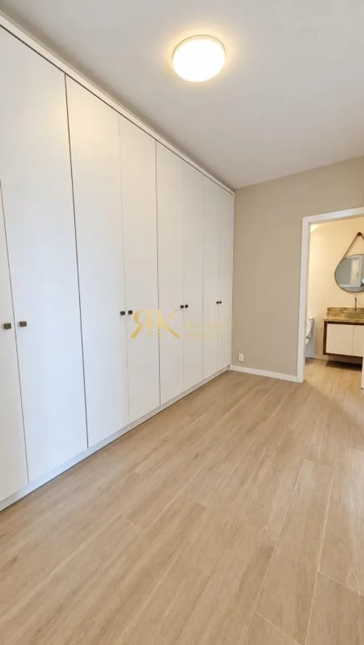 2-bedroom apartment with floor-to-ceiling windows — photo 13