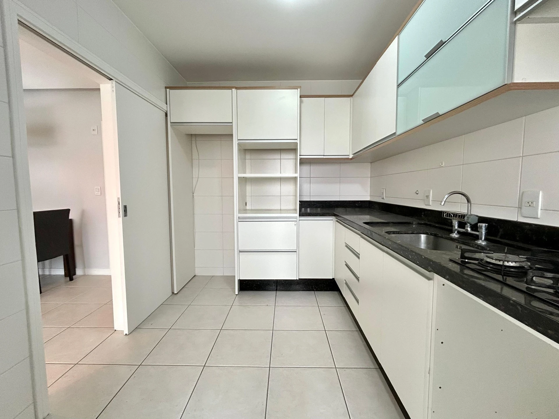 2-bedroom apartment in a building with a gym — photo 43