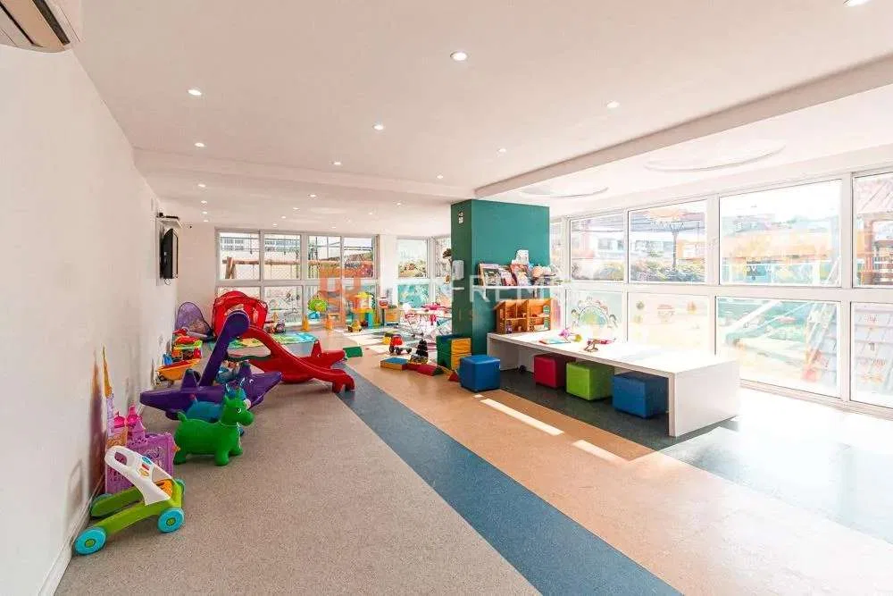 2-bedroom apartment in a building with a gym — photo 20