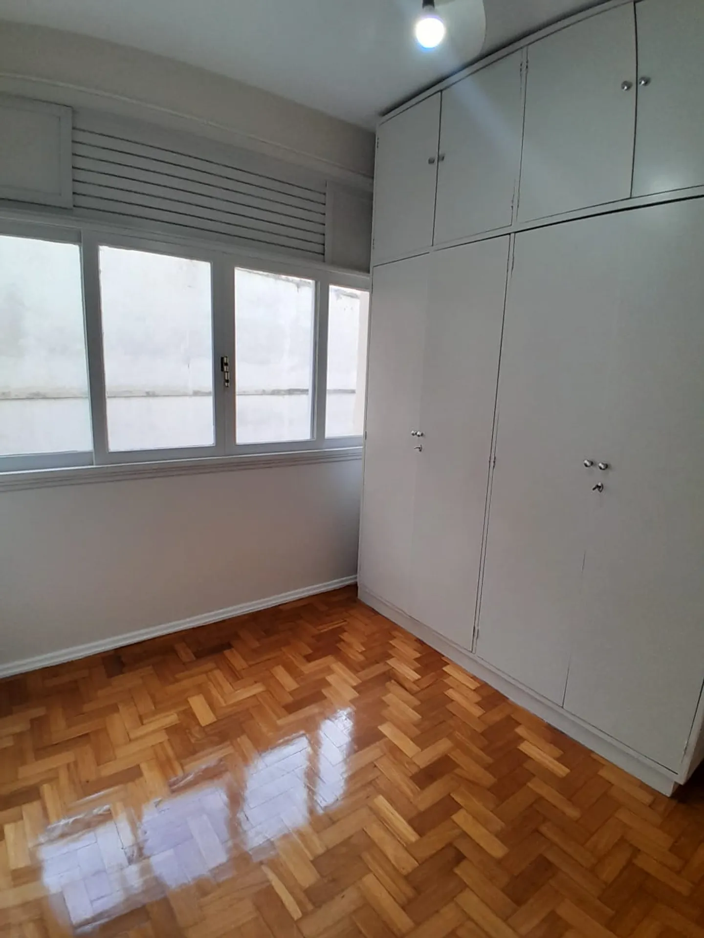 Departamento de 3 dormitorios con piso de madera o laminado — photo 18