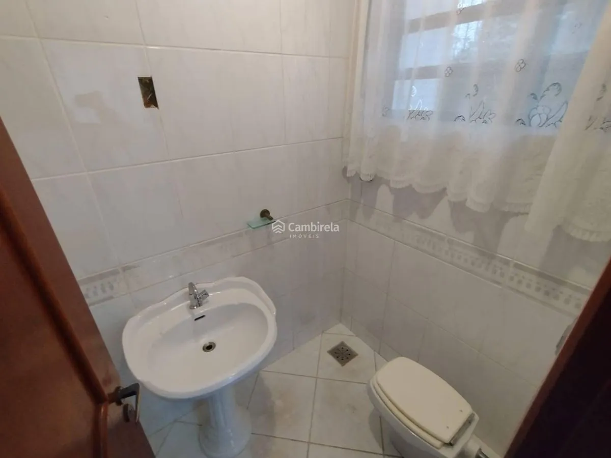 House with 4 bedrooms and 311 m² with 2 en-suites — photo 47