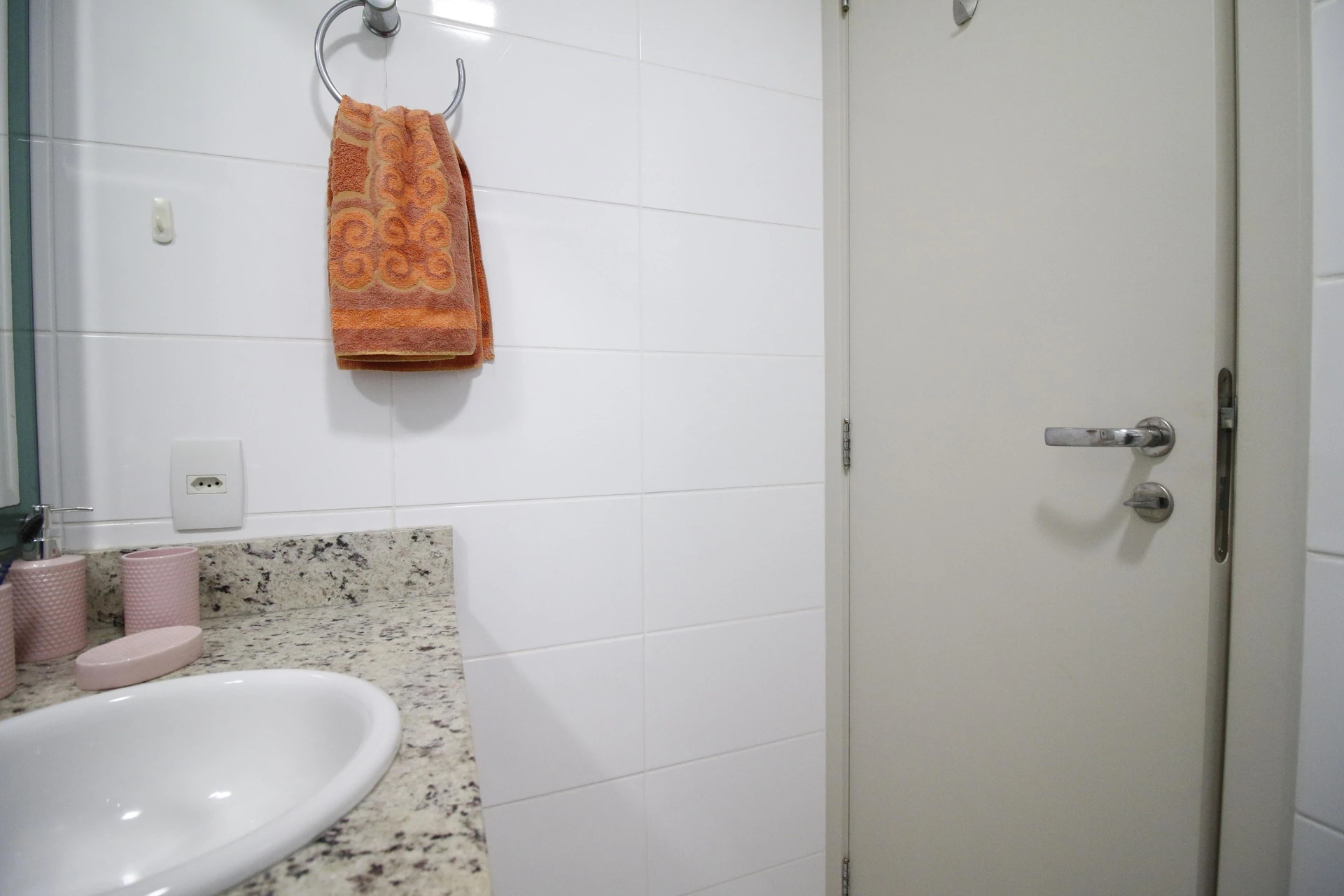 Furnished house, 230 m², with a glass-enclosed balcony — photo 14