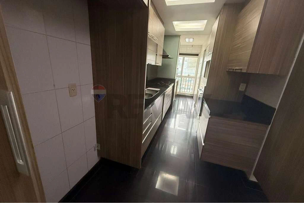 Furnished 246 m² apartment with 4 bedrooms and balcony — photo 23