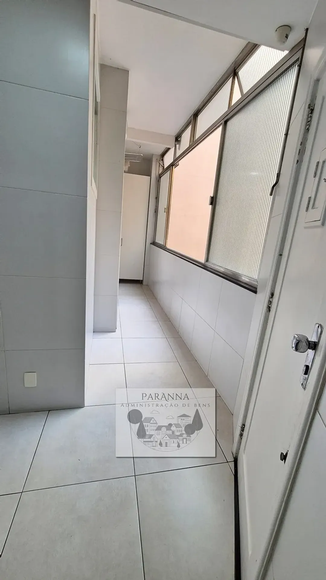 4-bedroom, 4-bath apartment with balcony and laundry area — photo 28