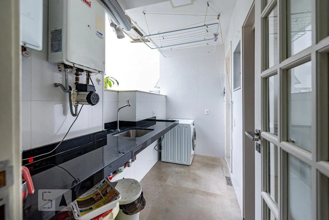 Rental apartment with 4 bedrooms and 200 m² — photo 31