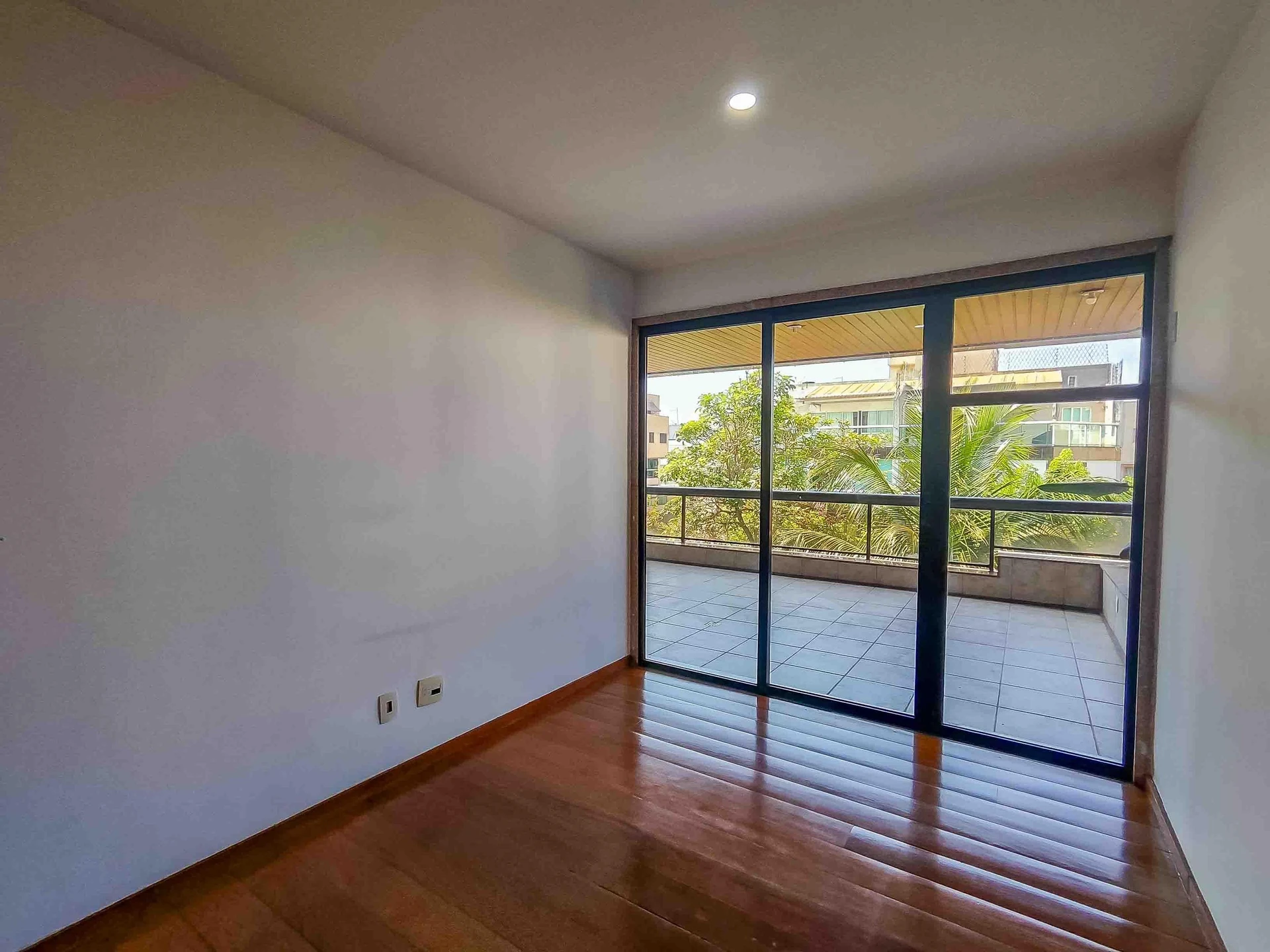 Apartamento sem mobília com 3 quartos e área de lavanderia — photo 23