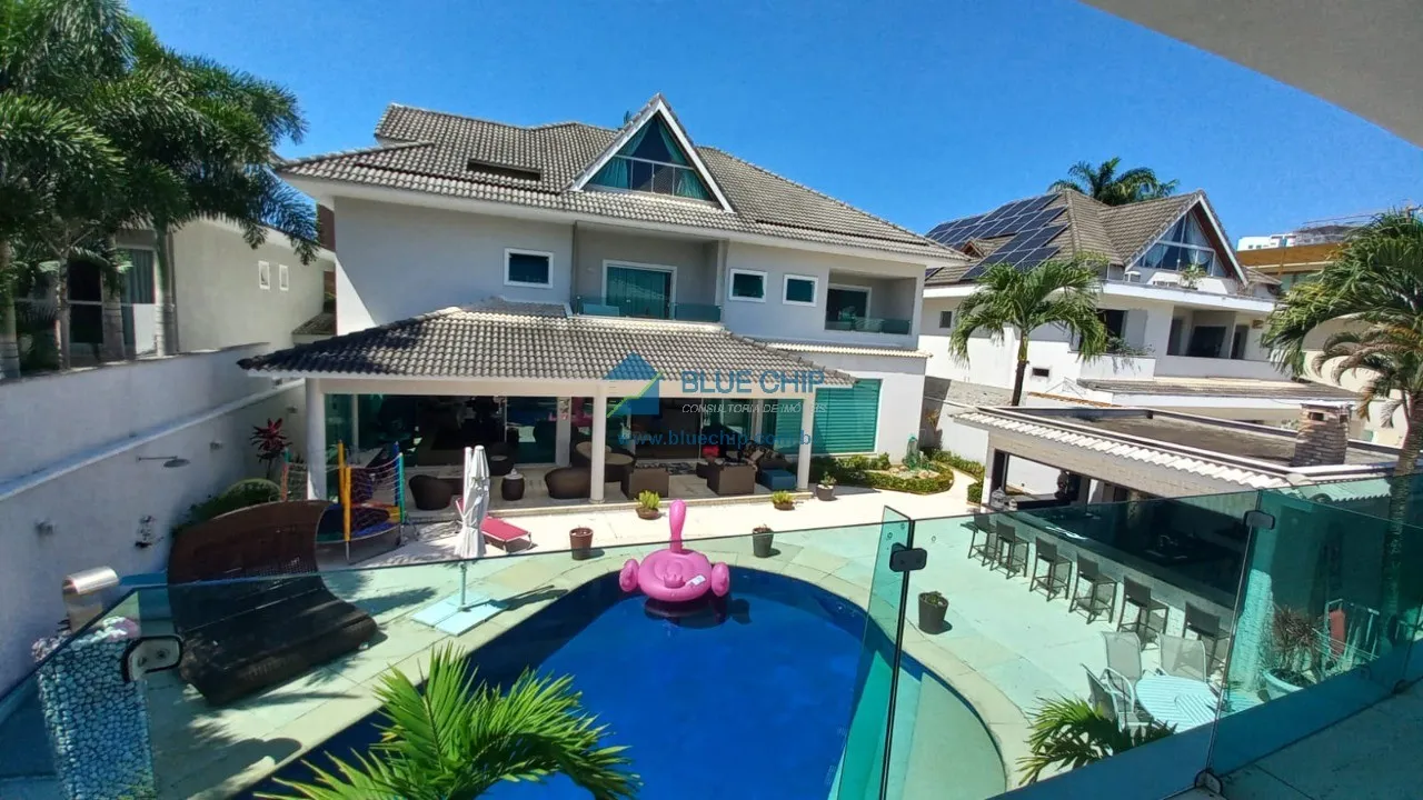 Unfurnished house for rent with 5 suites and a balcony — photo 4
